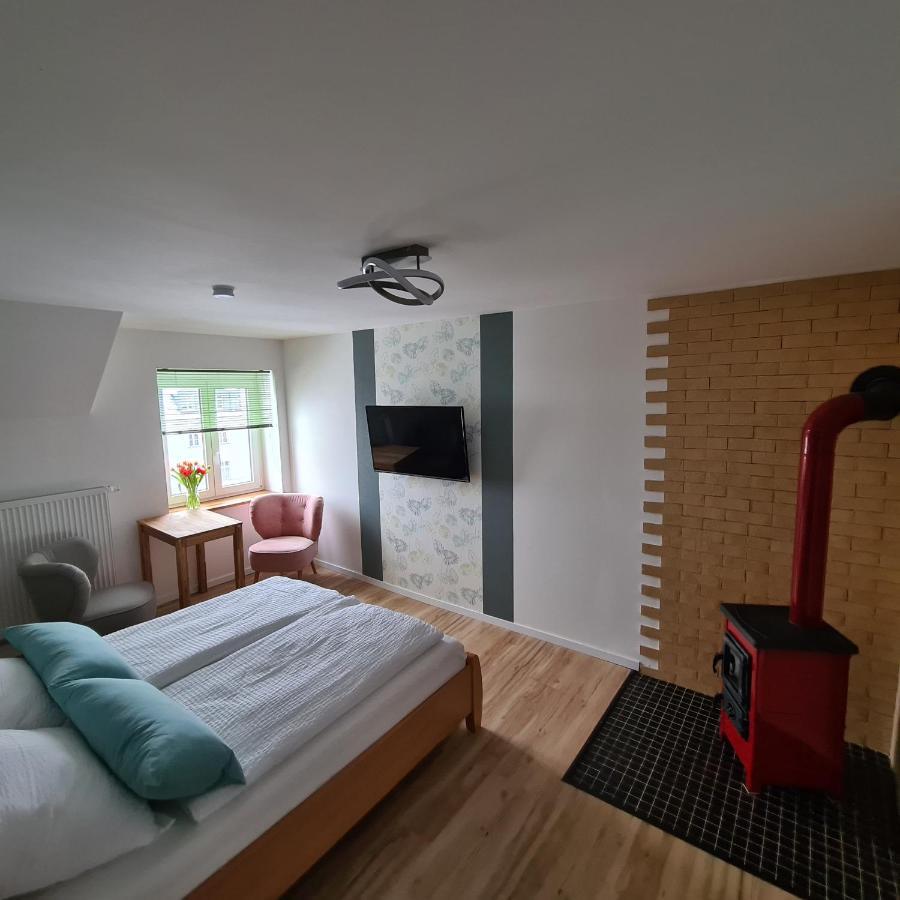 Gaestezimmer Treuen - Bed & Breakfast Bagian luar foto