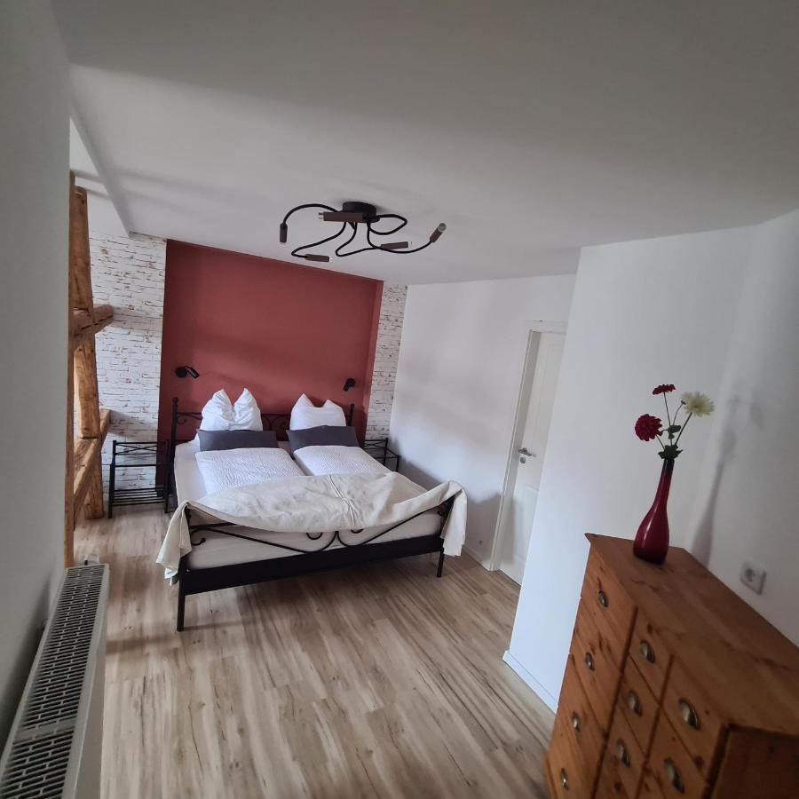 Gaestezimmer Treuen - Bed & Breakfast Bagian luar foto