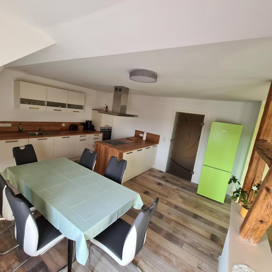 Gaestezimmer Treuen - Bed & Breakfast Bagian luar foto